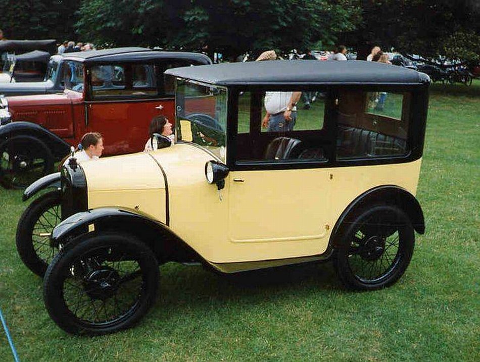 1926 Austin 7 Box Saloon (Cute).jpg