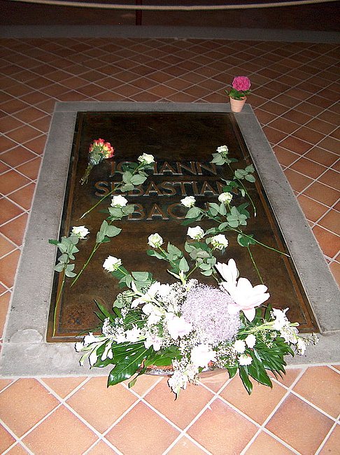 Grave_of_Johann_Sebastian_Bach.jpg
